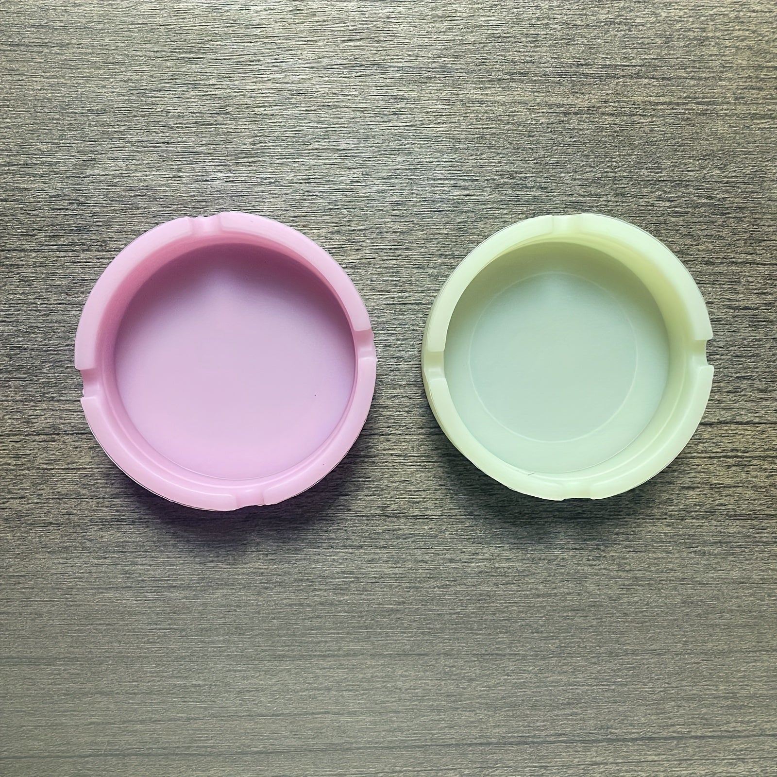 Unisex Silicone Luminous Round Ashtray Fluorescent Smoking Accessory