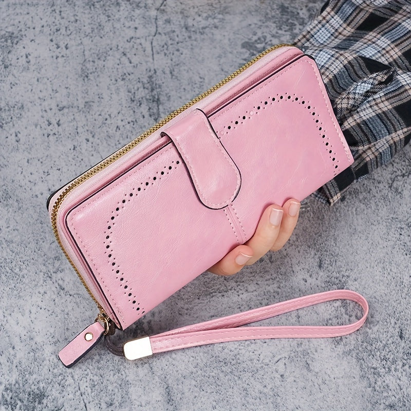 Qora faux charm bilan uzun clutch hamyon, bilaguzukli ID kartasi bo'limi bilan, tugma yopilishi