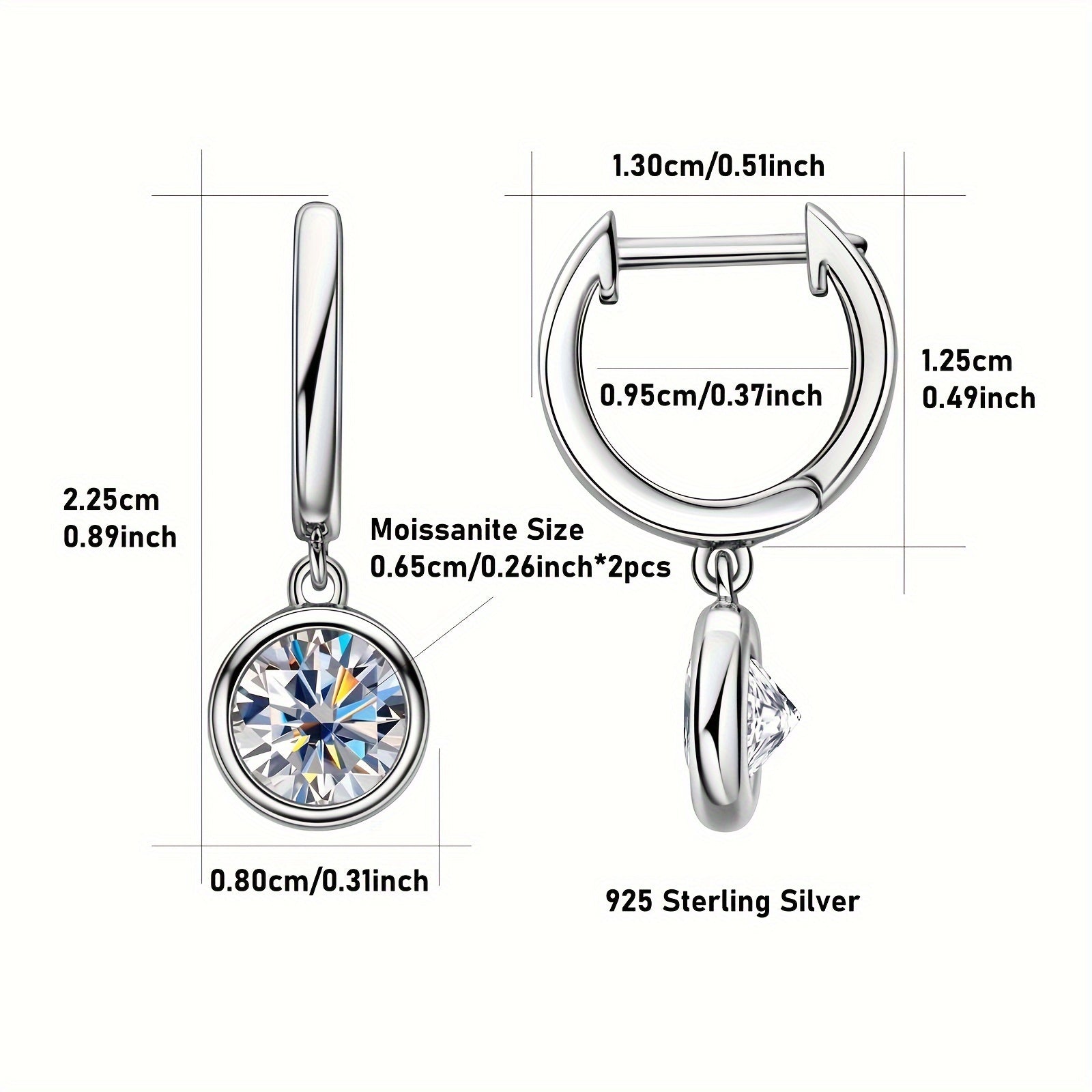 Ikkita nafis Moissanite taqinchoqlari, 2.52g kumush vazn bilan. Har biri 6.5mm bo'lgan ikki Moissanite toshi, jami 1.0 karat, 925 Sterling Silverda o'rnatilgan. Ushbu dumaloq Moissanite taqinchoqlari har qanday kiyimga joziba qo'shish uchun mukammaldir.