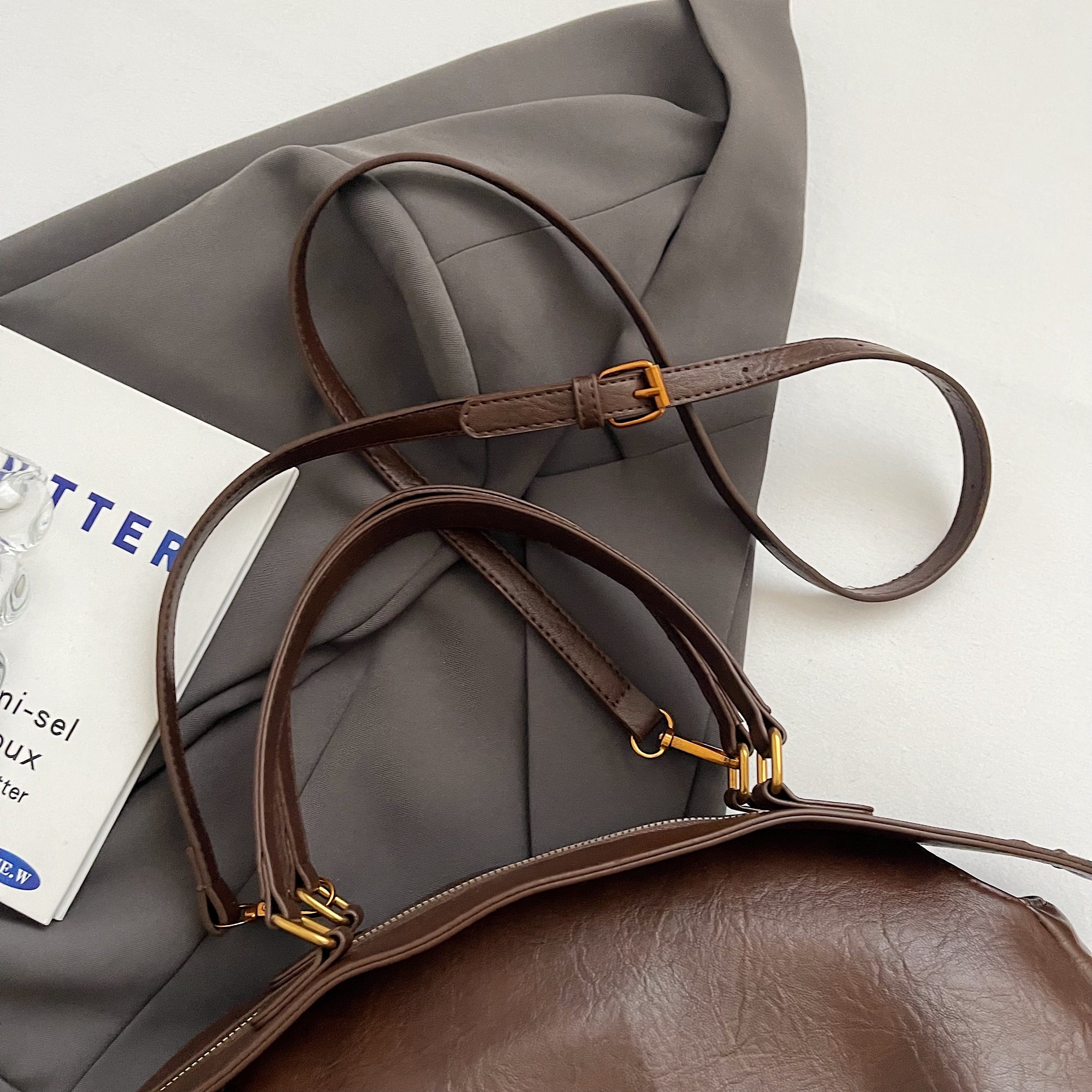 Vintage Black PU Crossbody Bag for Women with Large Capacity and Removable Strap