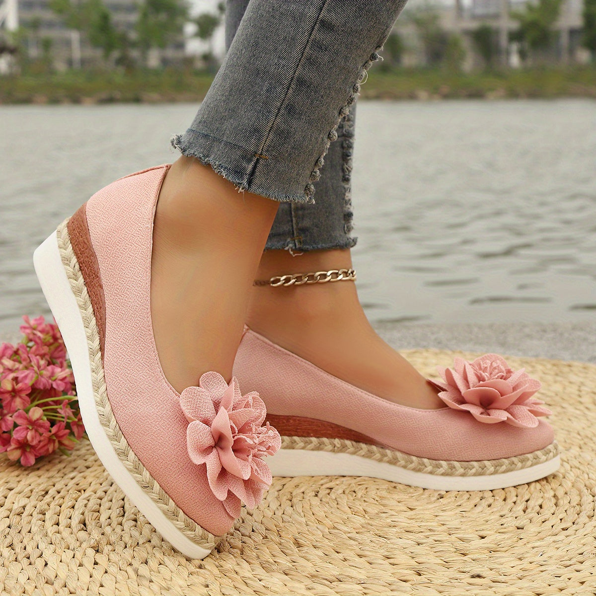 Women's Red Floral Wedge Heels Pointed Toe Thick Sole Slip-On Shoes