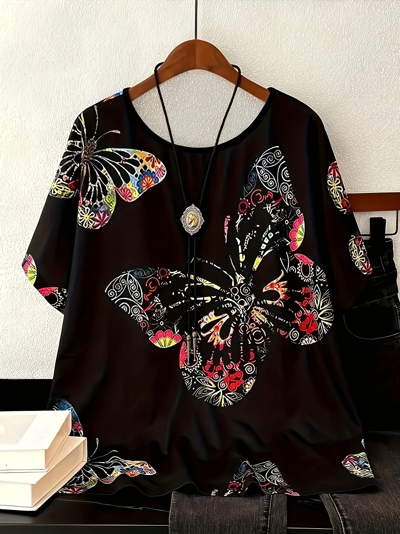 Plus Size Floral Butterfly Print T-Shirt Crew Neck Short Sleeve Polyester