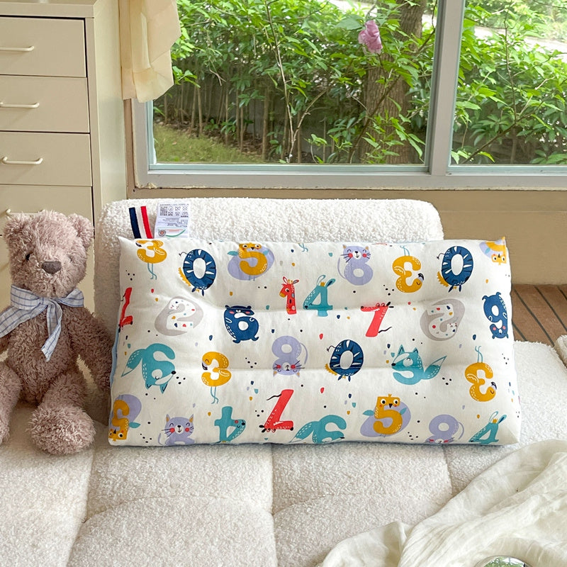 Almohada de poliéster lavable para niños con estampado de animales de dibujos animados para comodidad en todas las estaciones