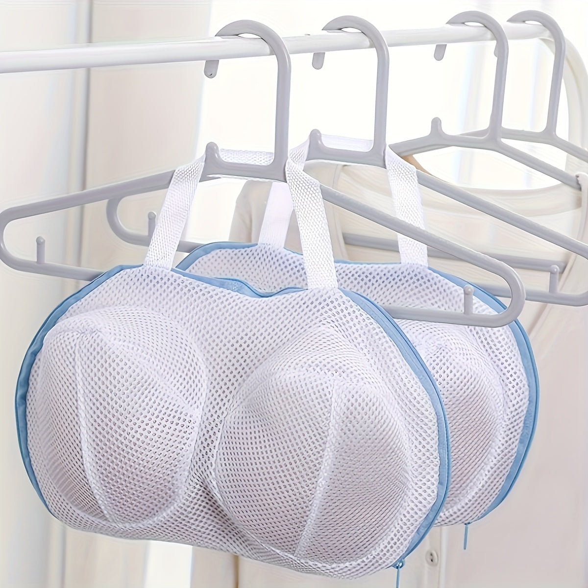 Mesh Laundry Bag for Delicates Bra Storage Zippered Round Design
