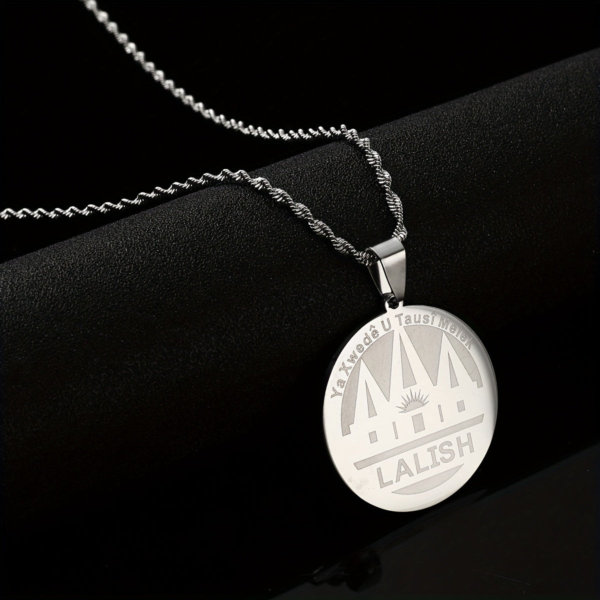 Nayzaviy po'latdan yasalgan Yezidi Lalish ma'badining pandanti - Har kuni va bayramlarda kiyish uchun mukammal zamonaviy moda zargarlik buyumlari