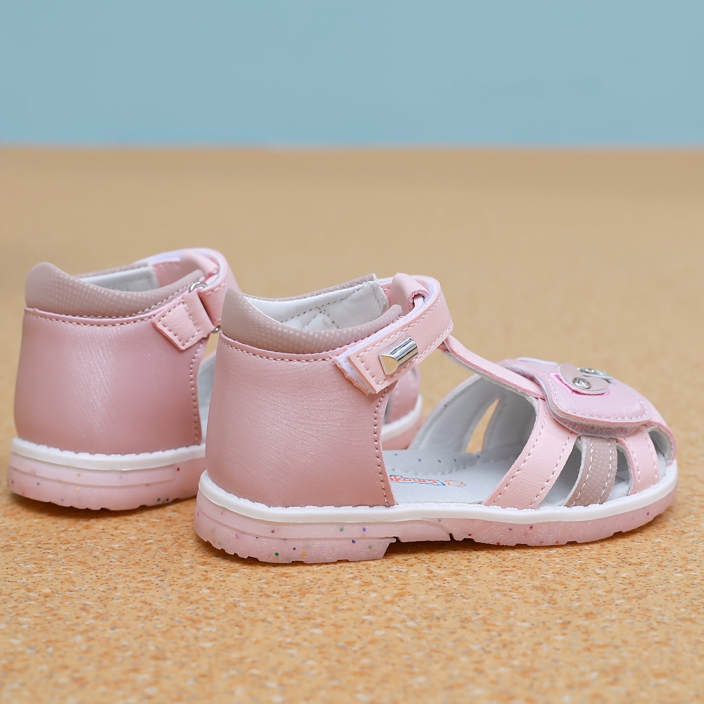 Girls Summer Sandals Heart Pattern White Low-Top Breathable Hook and Loop Closure