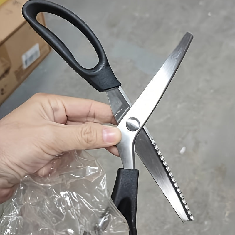 Matolarni kesish uchun tishli qirralarga ega bo'lgan muhim tikuv asbobi. Aniq hunarmandchilik loyihalari uchun ergonomik tutqichli zanglamas po'latdan yasalgan qaychi.