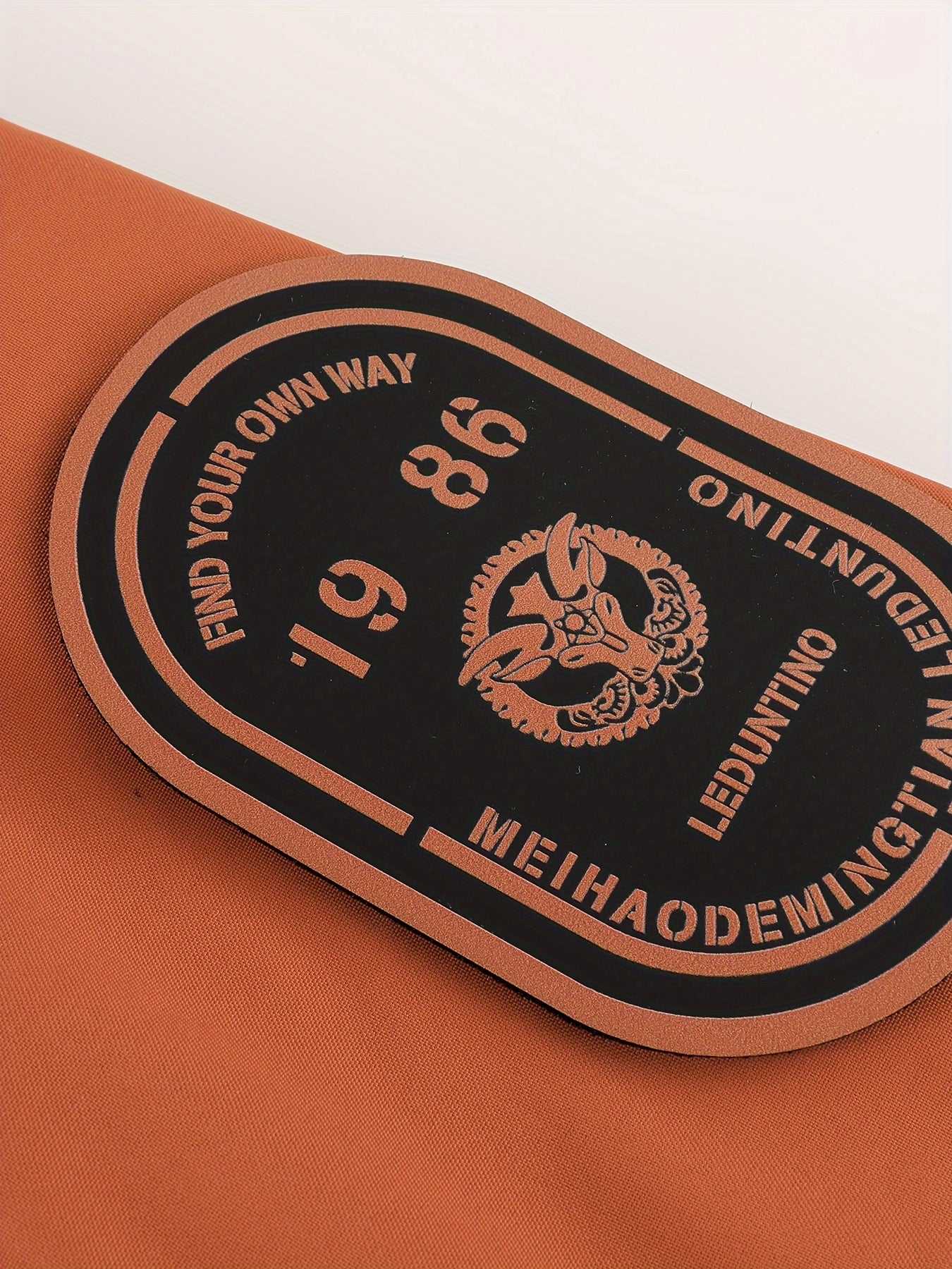 Men's Hooded Windproof Jacket with Detachable Hat Multi-Pocket Cargo Style for Spring and Autumn