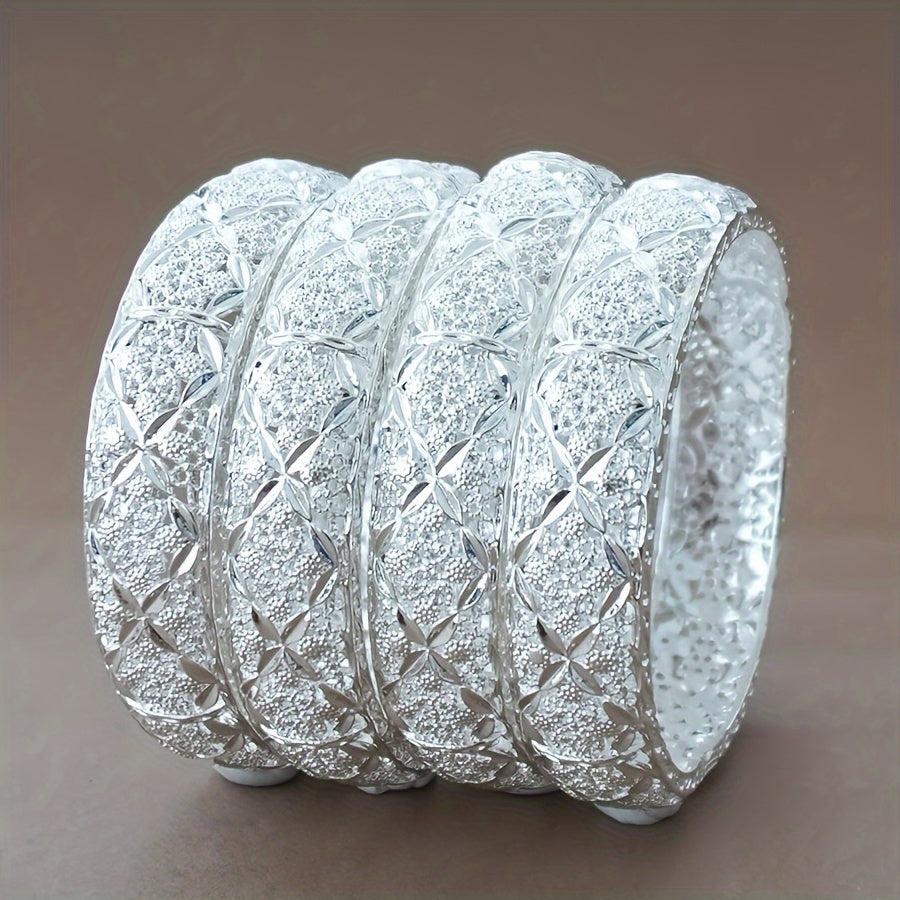 An'anaviy afrikalik zargarlik to'y yoki partiya uchun, hind, Dubay va Efiopiya uslublarini o'z ichiga olgan, O'rta Sharq uslubiga ega bo'lgan ayollar uchun mo'ljallangan.