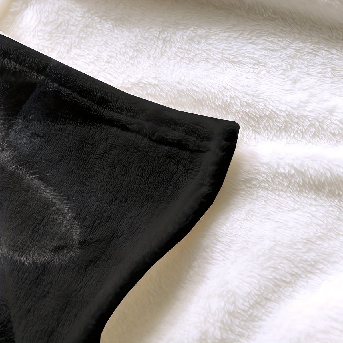 Black Cat Print Flannel Blanket for Adults Lightweight Soft Throw for Bed Couch Travel