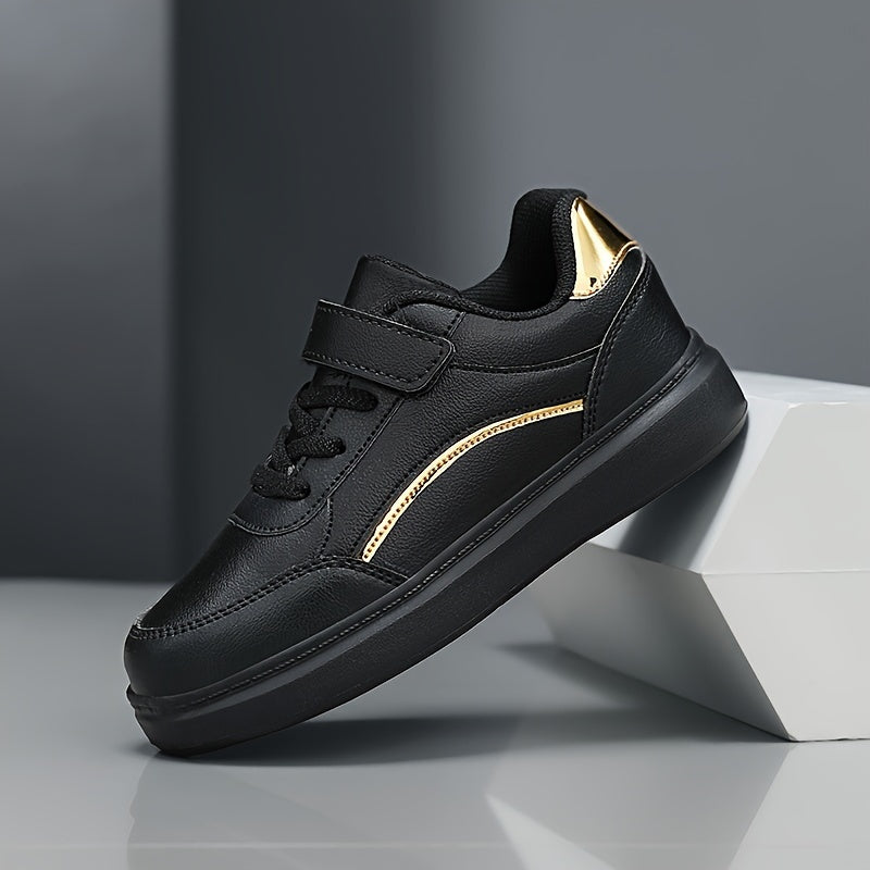 O'g'il bolalar uchun tasodifiy, qulay pastki krossovkalar, barcha mavsumlar uchun ideal, sirpanmaydigan tagliklar bilan.