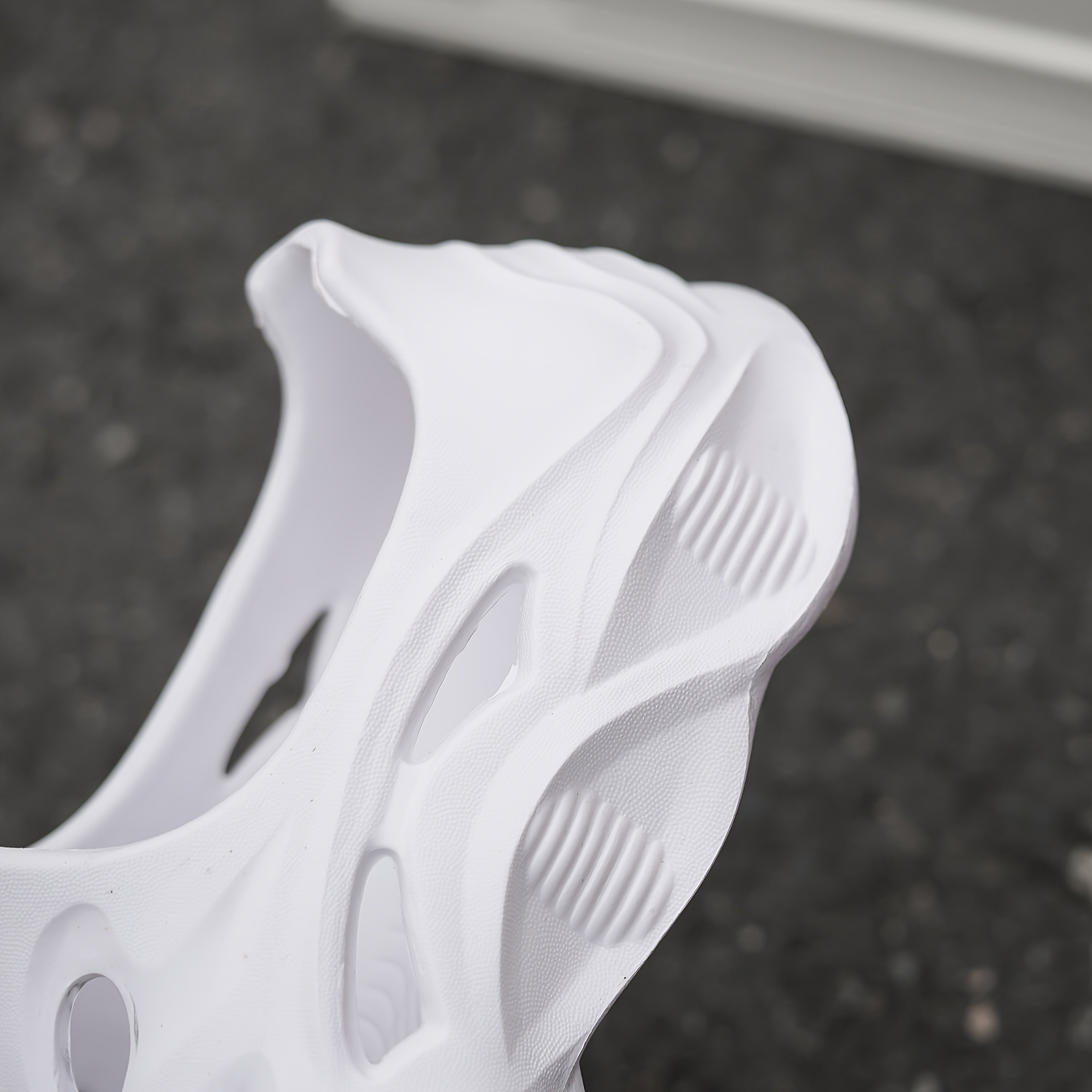 Unisex Breathable EVA Clogs Soft Comfortable Casual Outdoor Beach Footwear