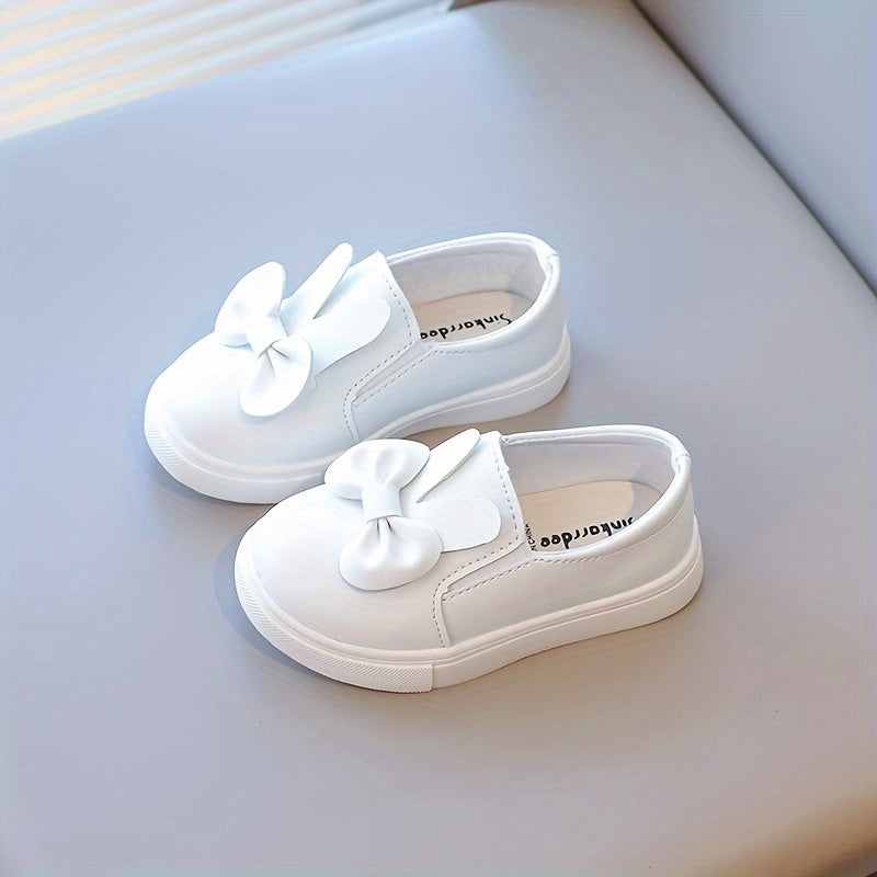 Qizlar uchun bowknot tafsiloti bilan oq loferlar, yumshoq taglik, kiyish uchun qulay uslub. Maktab, norasmiy, kollej va dam olish kiyimlari uchun mos, barcha fasllar uchun mukammal.