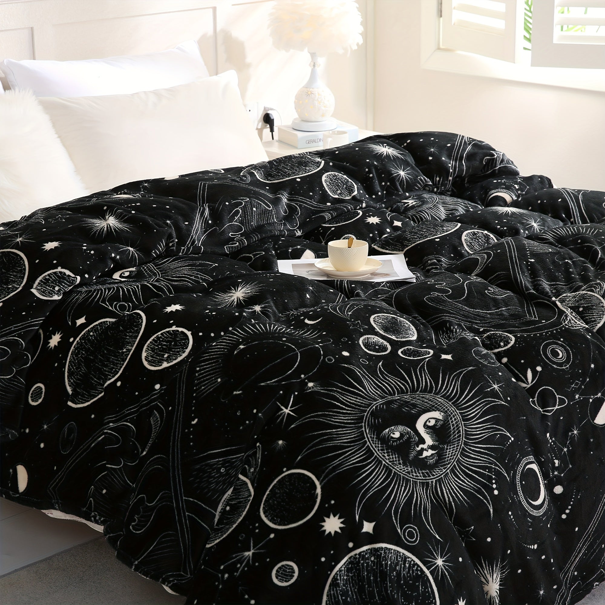 200GSM Flannel Blanket with Sun Moon and Planet Print Soft Warm Lounge Couch Travel Gift