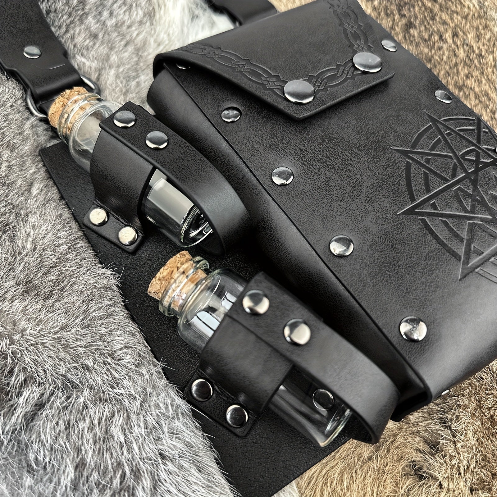 Medieval Double Flask Pouch Viking-Inspired Leather Cosplay LARP Accessory