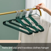 Juego de 10 perchas de ropa de acero inoxidable de alta resistencia con ranuras antideslizantes