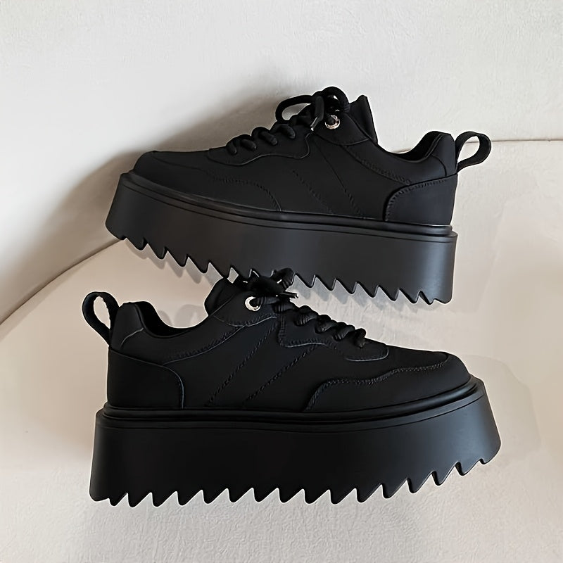 Erkaklar uchun qalin taglikli, bir rangli, sirpanmaydigan, balandlikni oshiruvchi dizaynga ega krossovkalar. Sun'iy astar va kauchuk taglik, dumaloq barmoq, pastki qism va ko'chada kiyish uslubiga ega. Har mavsum uchun mos.