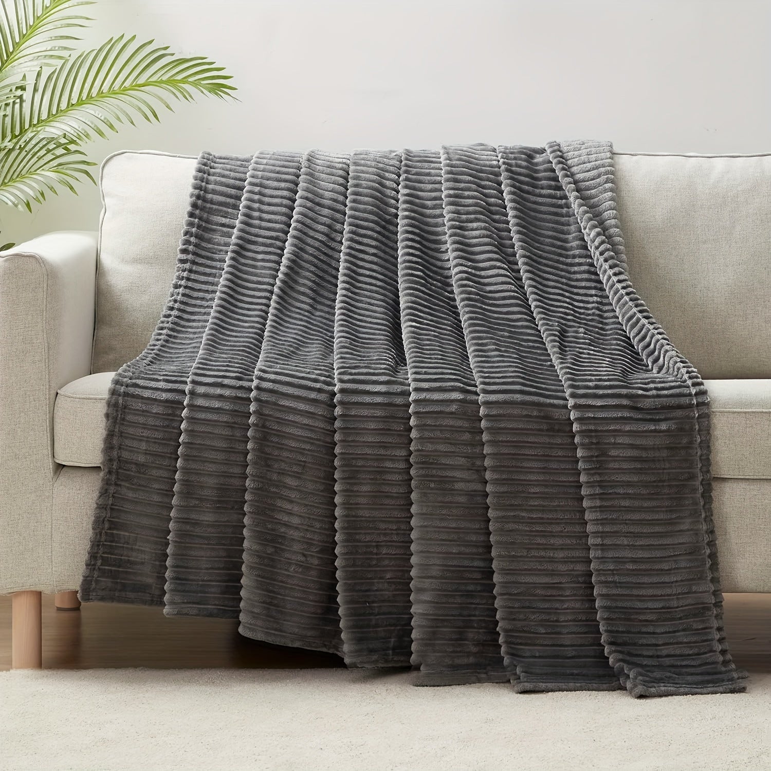 Oversized Microfiber Fleece Throw Blanket with 3D Ribbed Jacquard Design