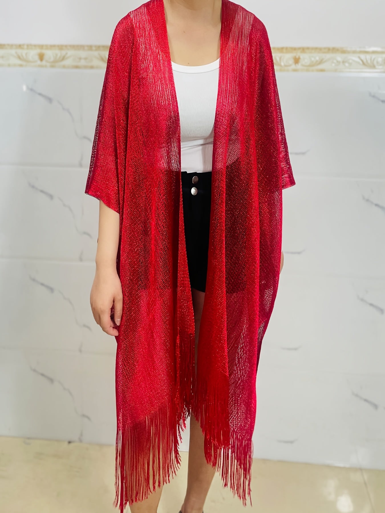 Chal con brillo rojo para mujer con borlas, mangas batwing y abertura frontal