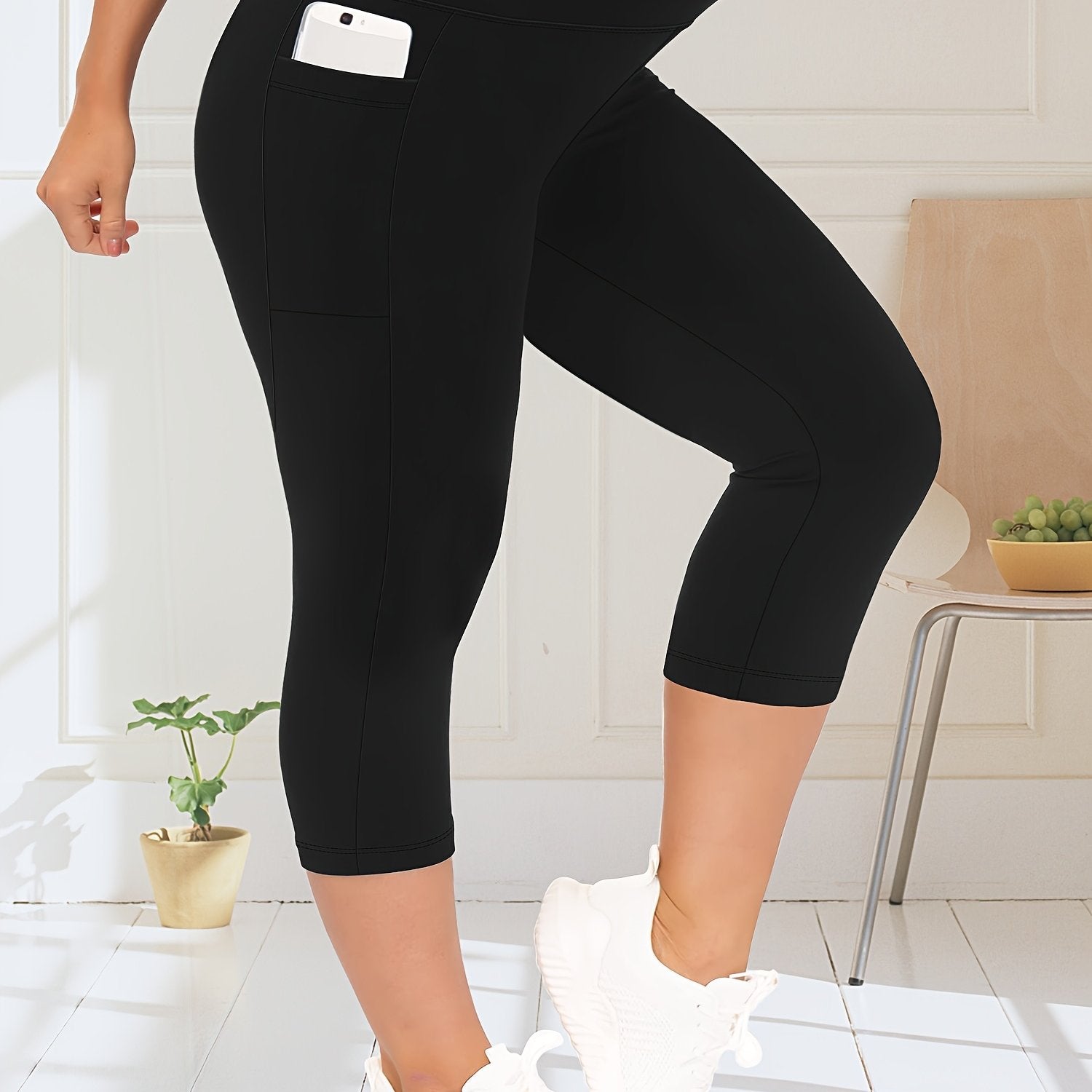 Plus Size Women's High-Waisted Capri Leggings with Side Pockets
