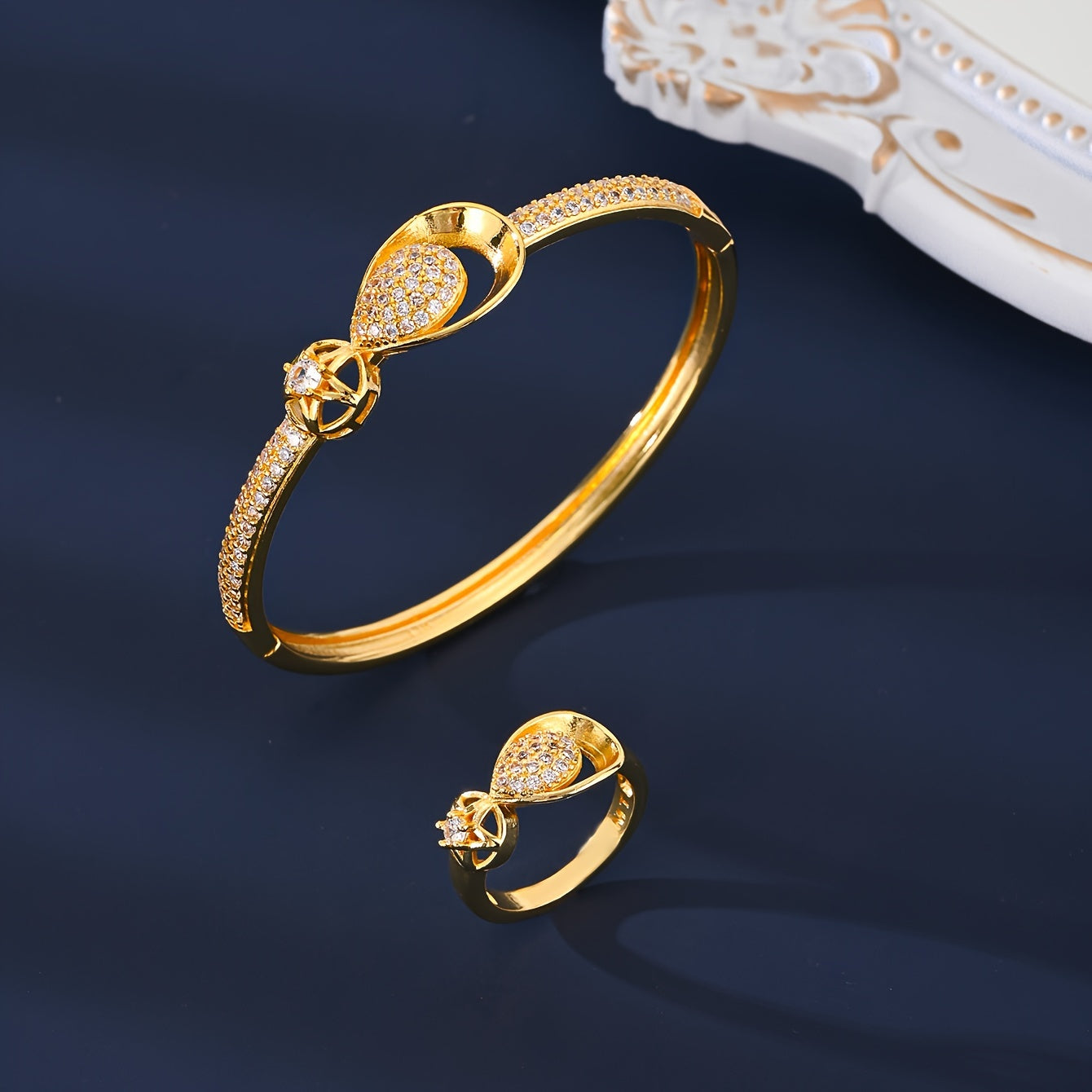 Juego de joyería de 5 piezas con baño de oro de 18K, piedras de zirconia, collar, pendientes, pulsera y anillo para mujer