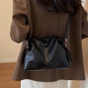 Ayollar uchun koreys uslubidagi vintage moda kichik sumka, yangi burishli bulut sumkasi, noyob tuzilishga ega xoch sumkasi.