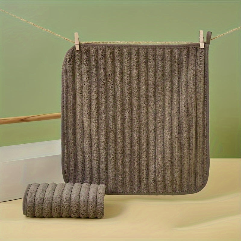 Yumshoq tez quriydigan qo'l sochiqlari 1, 3 yoki 5 ta to'plamlarda, oshxona, hammom va uyda foydalanish uchun mos.