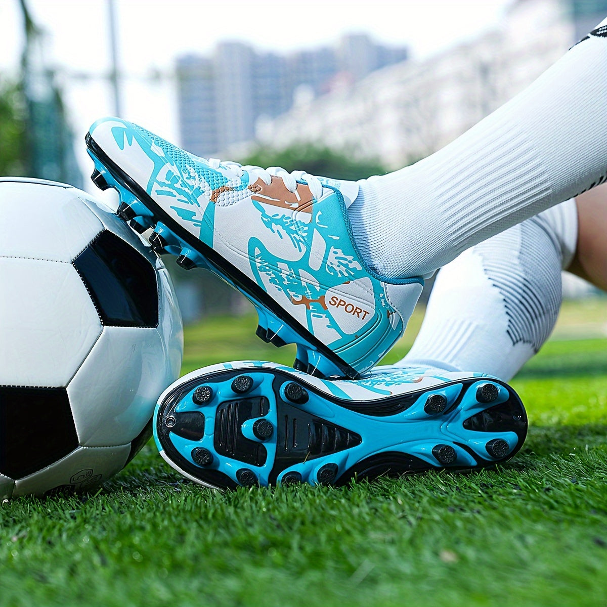 Men's Non-Slip Spiked Football Cleats for Outdoor Training and Competition