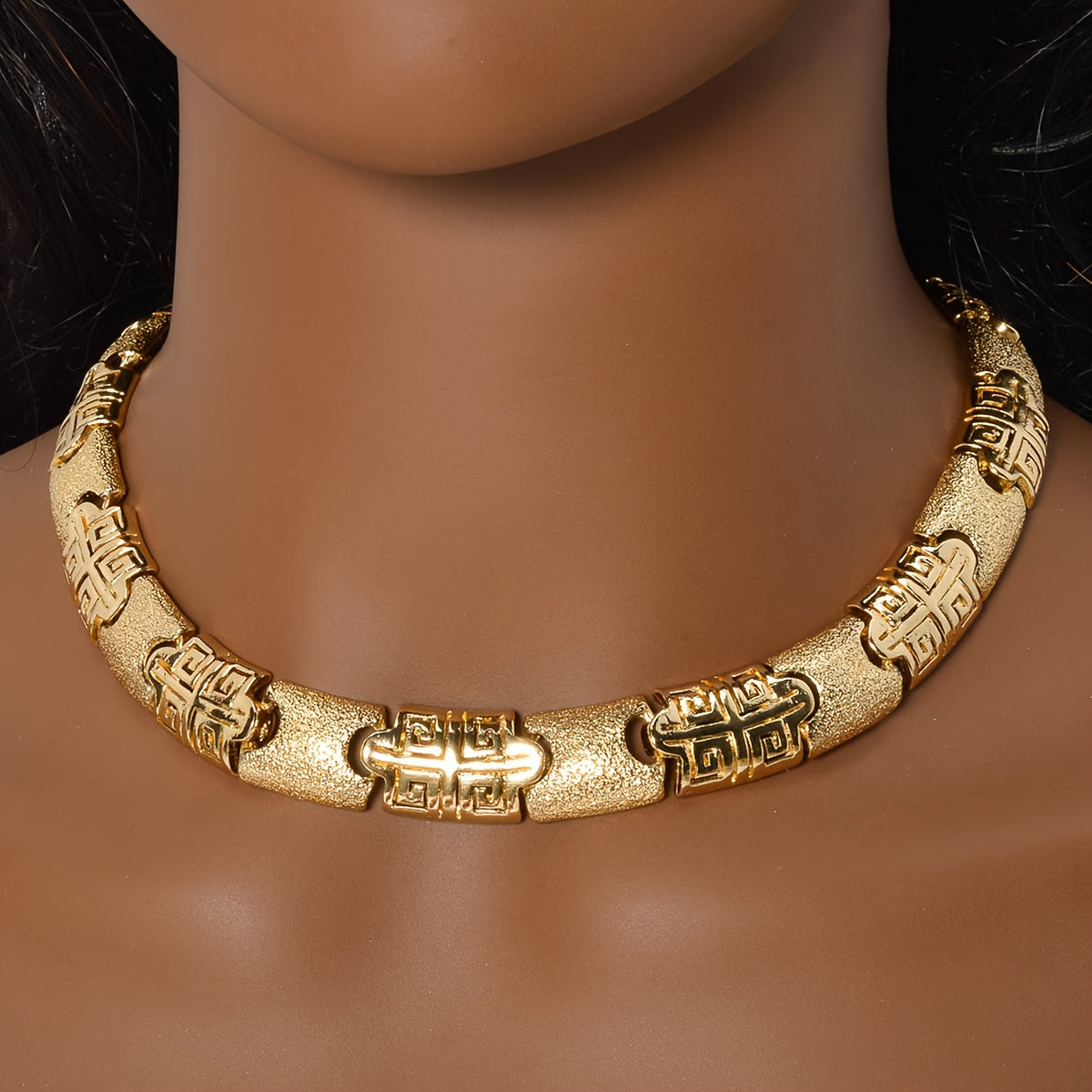 Ayollar uchun go'zal vintage uslubidagi zargarlik to'plami - Geometrik muzlatilgan bambuk va omadli naqshlar bilan bezatilgan, mis marjon, bilaguzuk, sirg'a va uzukni o'z ichiga oladi - To'y va maxsus tadbirlar uchun ideal