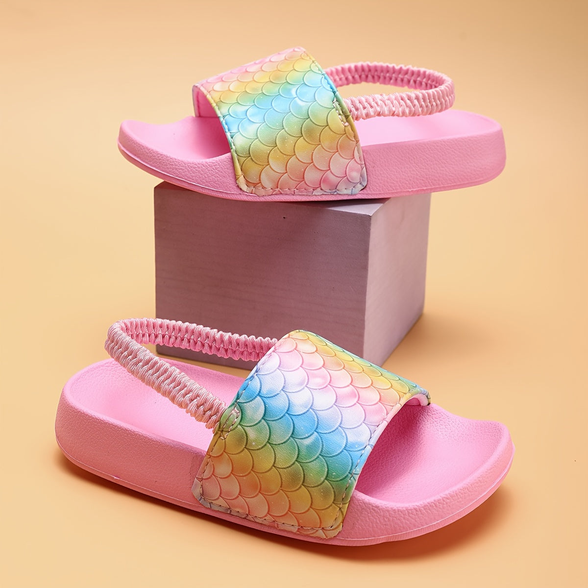 Rang-barang baliq sharchasi bosilgan ochiq barmoqli chanoq uchun bolalar va qizlar uchun barcha mavsumlar uchun yengil, sirg‘alishga qarshi