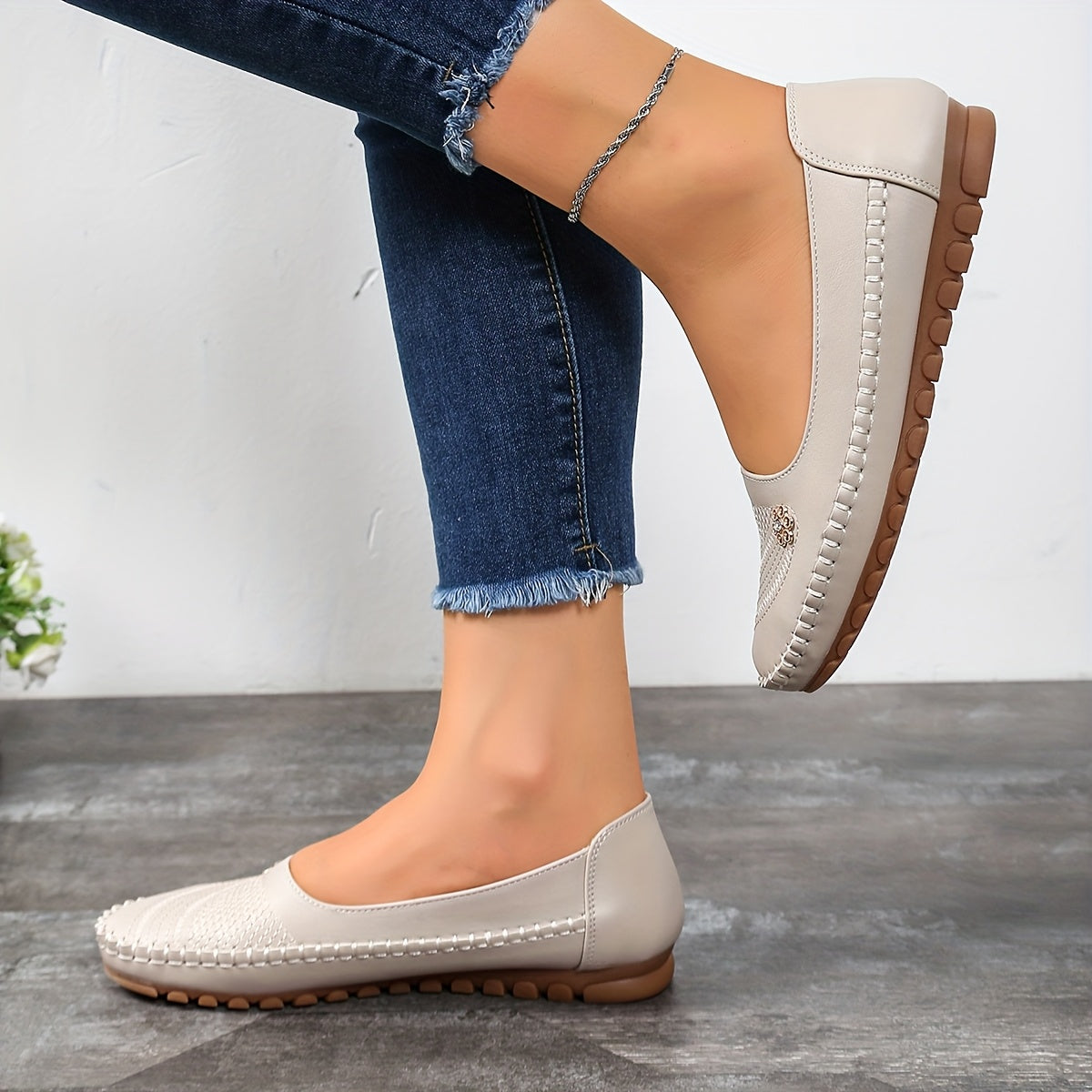 Women's Slip-On Flats With Floral Embellishments Synthetic Upper Cushioned Sole