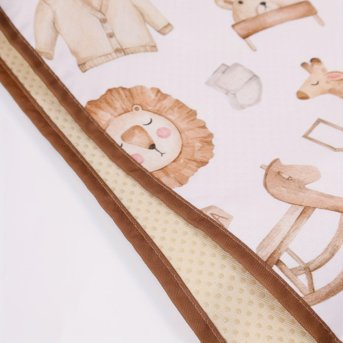 Polyester pol bilan yopilgan, sirg‘almas, suv o'tkazmaydigan, quvvatlangan pol mato, ichki va tashqi o‘yinlar uchun bolalar uchun