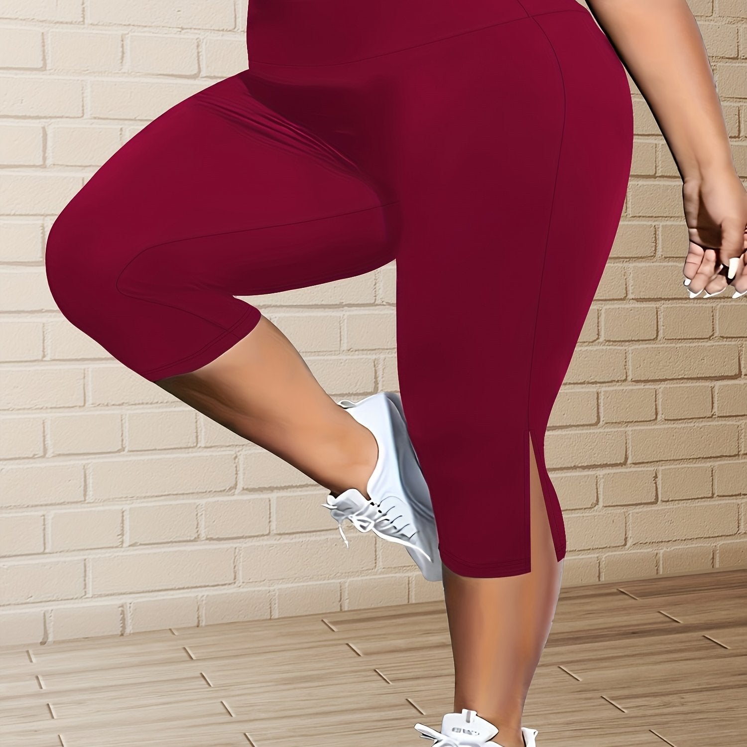 Ayollar uchun kattaroq o'lchamli yuqori belli Capri legginslar, elastik polyester, bir rangli, yoga va mashg'ulot uchun