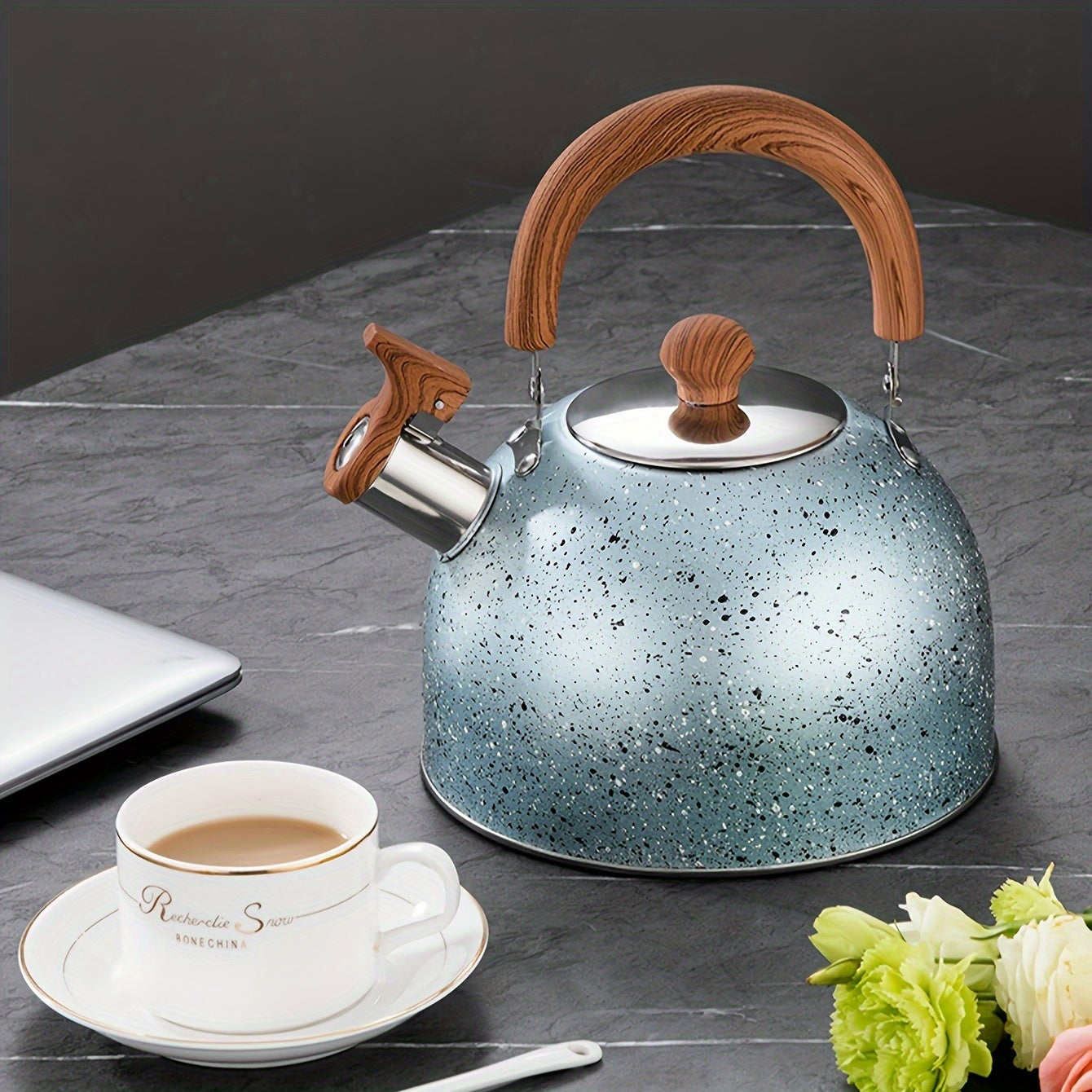 Stainless Steel Boiling Water Kettle with Flat Bottom Whistle for Daily Use