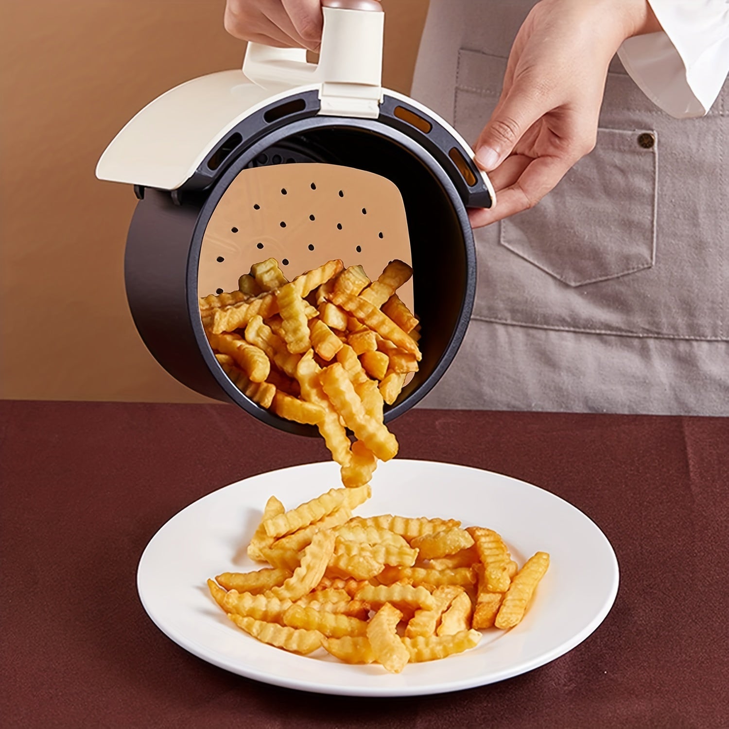 Disposable Air Fryer Liners Pack of 50 or 100, 16.99cm and 19.0cm Sizes