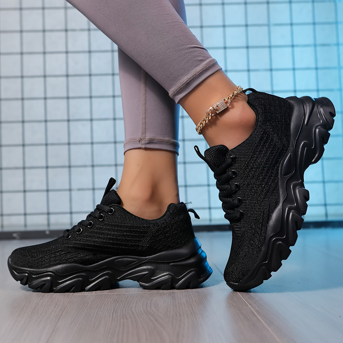 Women's Breathable Knit Platform Sneakers Casual Lace-Up Outdoor Shoes