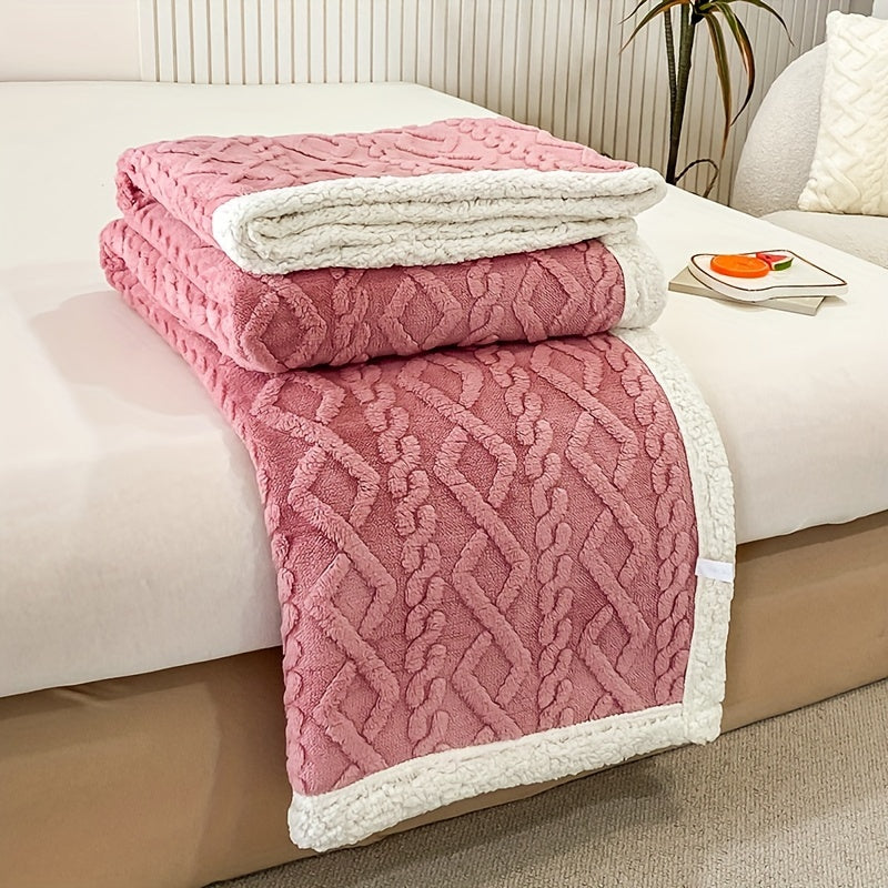 Reversible Polyester Fleece Sherpa Bed Blanket with Geometric Pattern for All Seasons