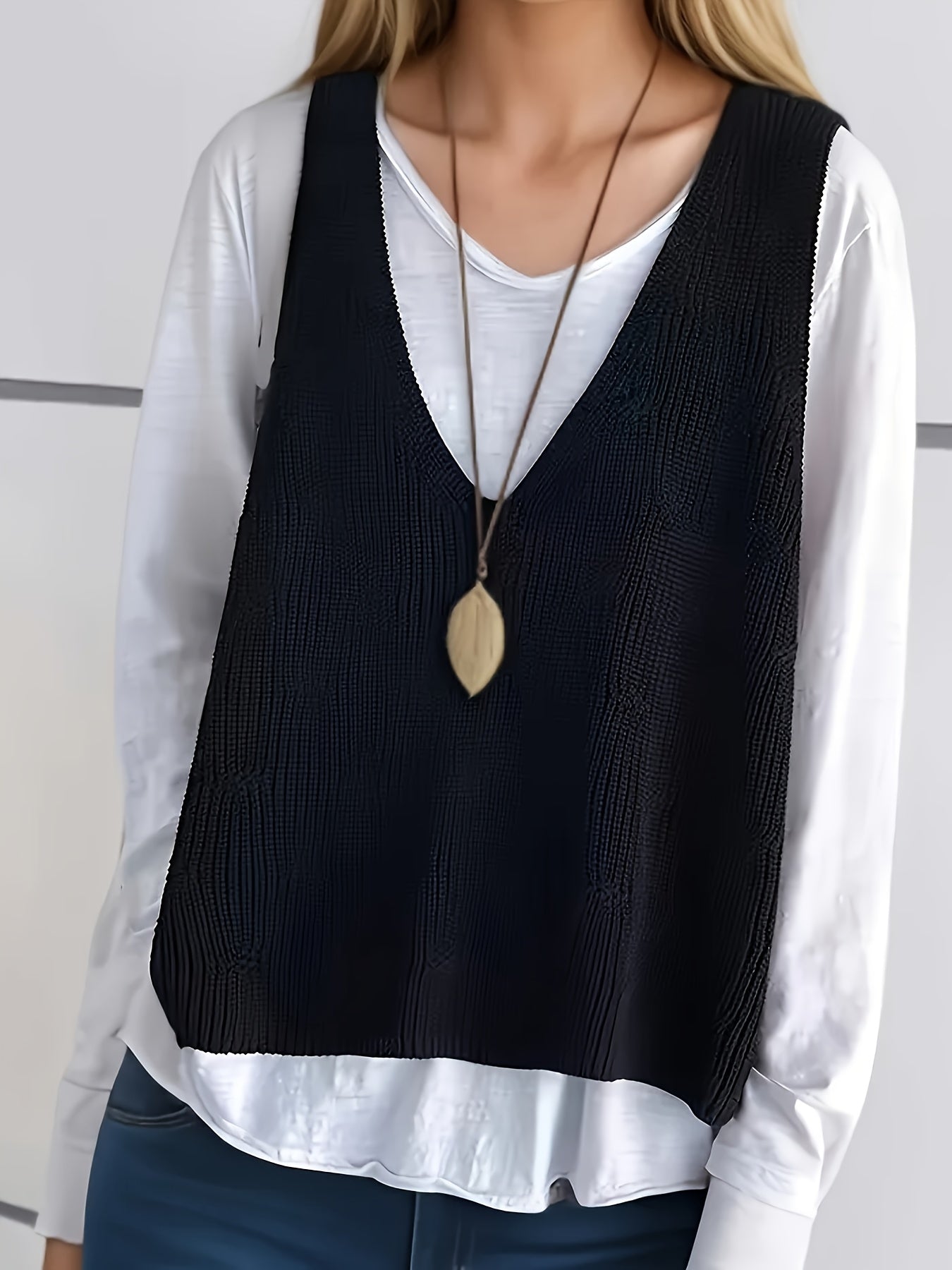 Plus Size Women's V-Neck Vest Solid Color Sleeveless Layering Top