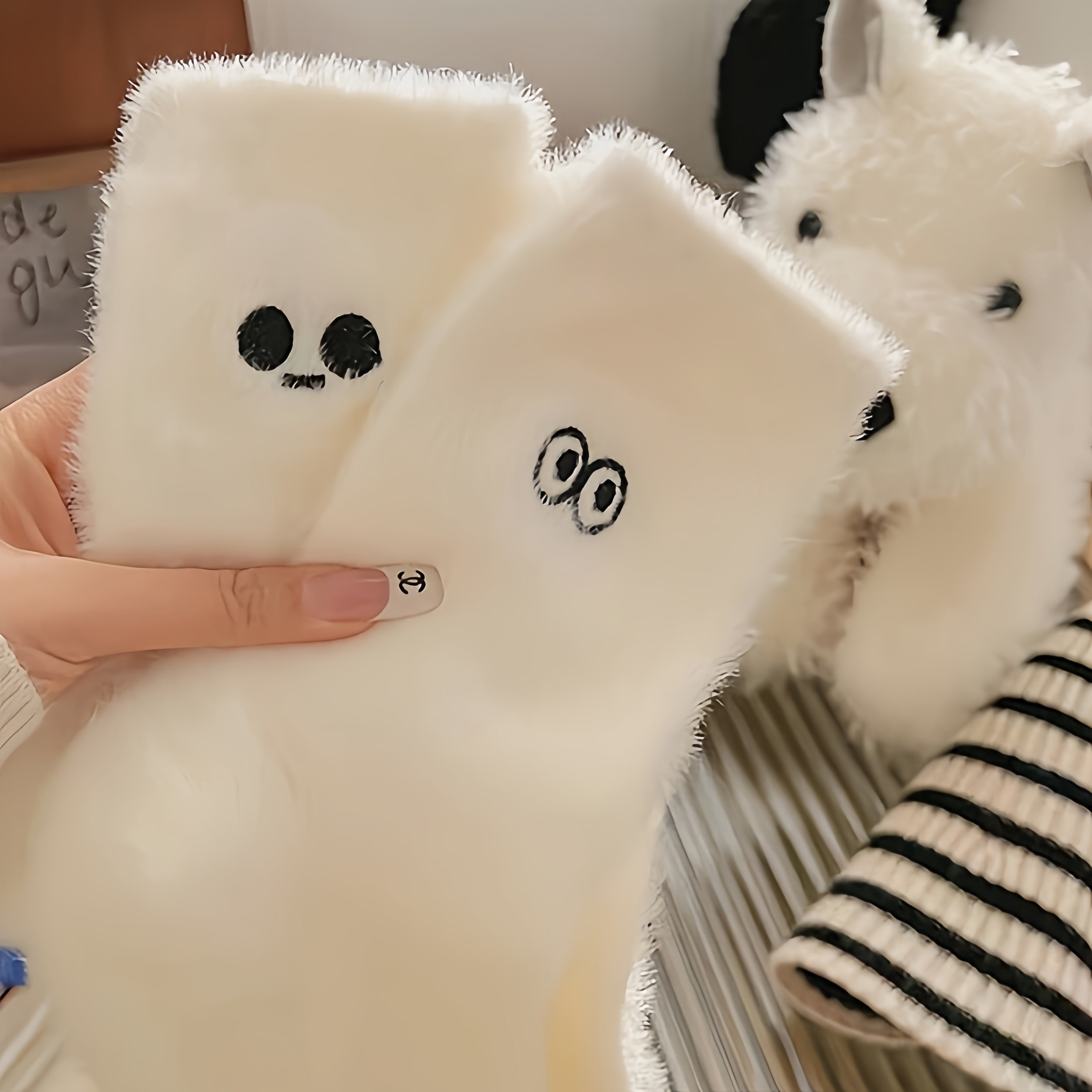 Women's Fuzzy Mid-Tube Socks for Autumn and Winter 3 Pairs Cold-Resistant Trendy