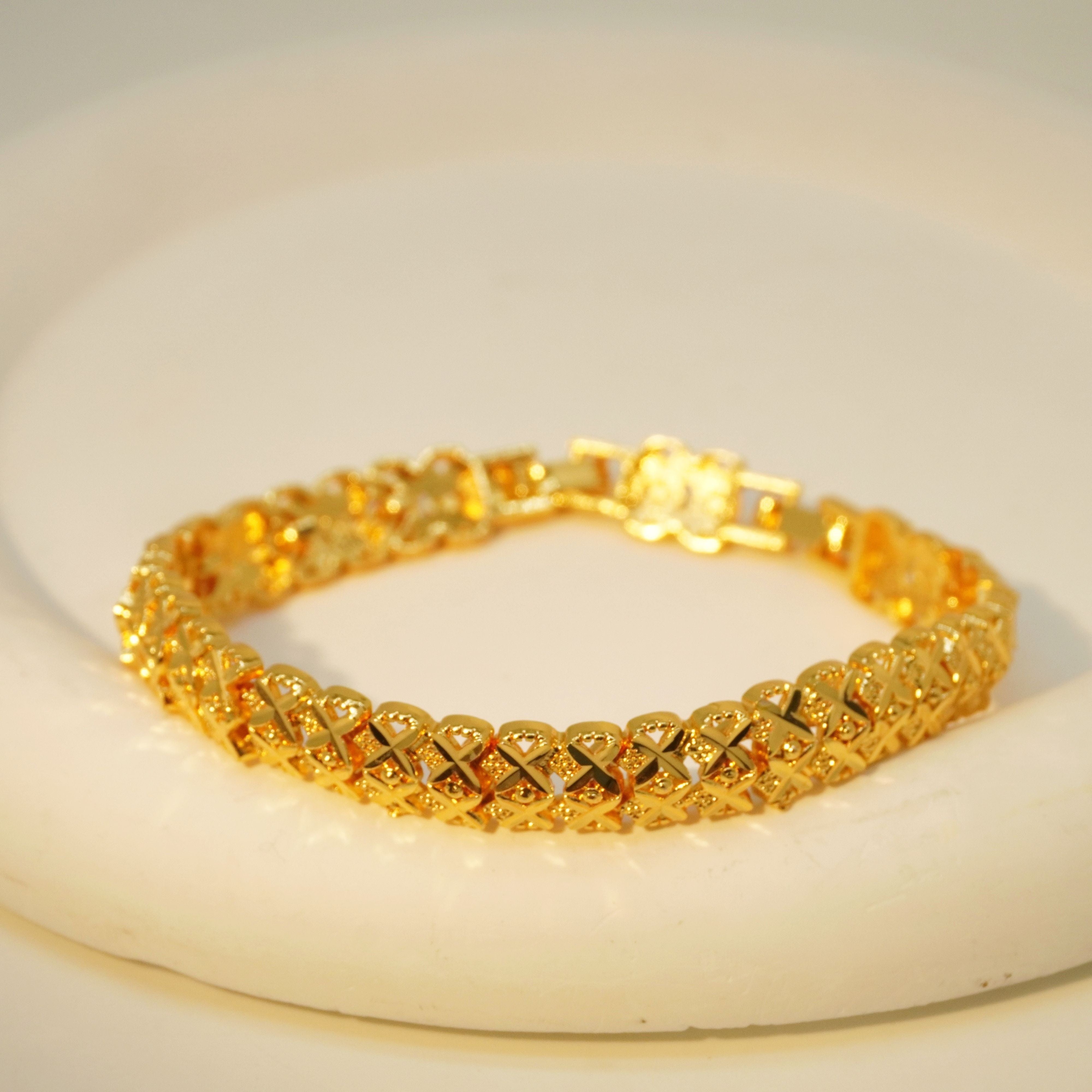 Women’s Heart-Themed Arab Style Copper Charm Bracelet 24K Gold Plated Daily Wear Gift