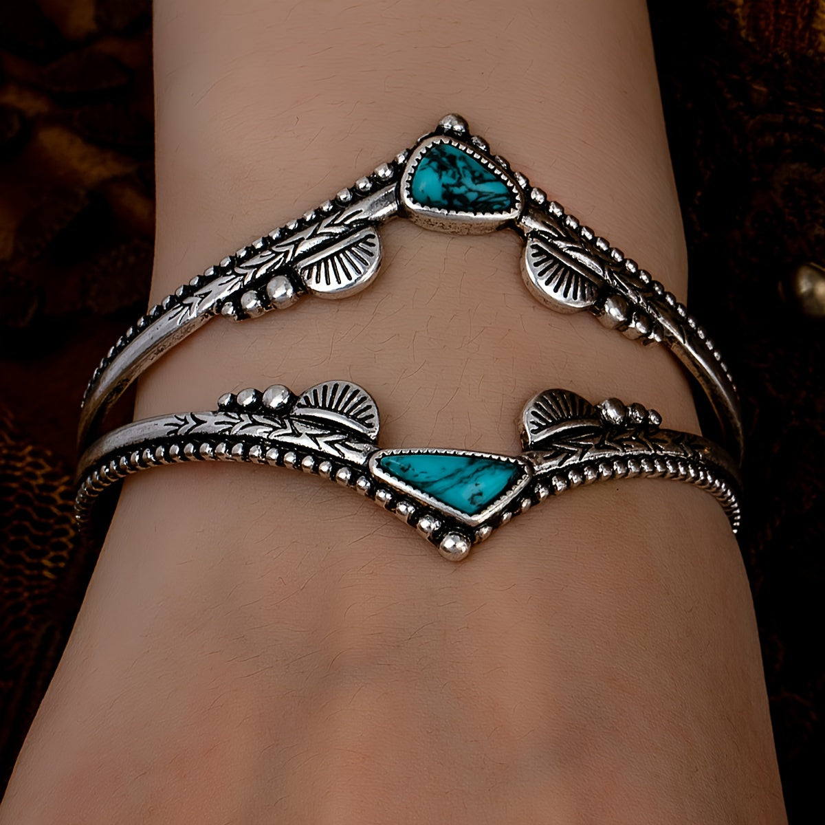 Vintage Blue Turquoise Leaf Design Cuff Bracelet for Women Zinc Alloy Daily Wear