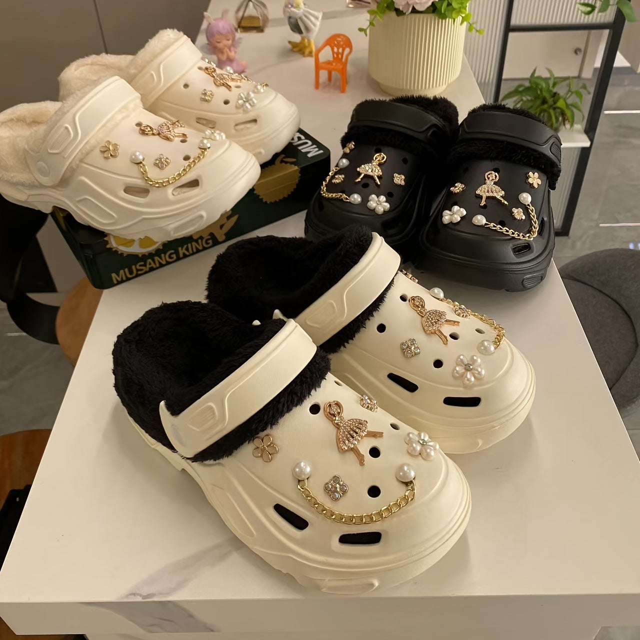 Unisex EVA Clogs With Plush Lining Thick Sole Indoor Outdoor Shoes