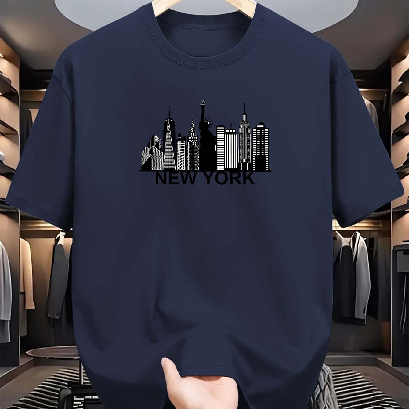 Camiseta gráfica de manga corta con cuello redondo para hombre en azul claro con skyline de NYC, verano casual, poliéster