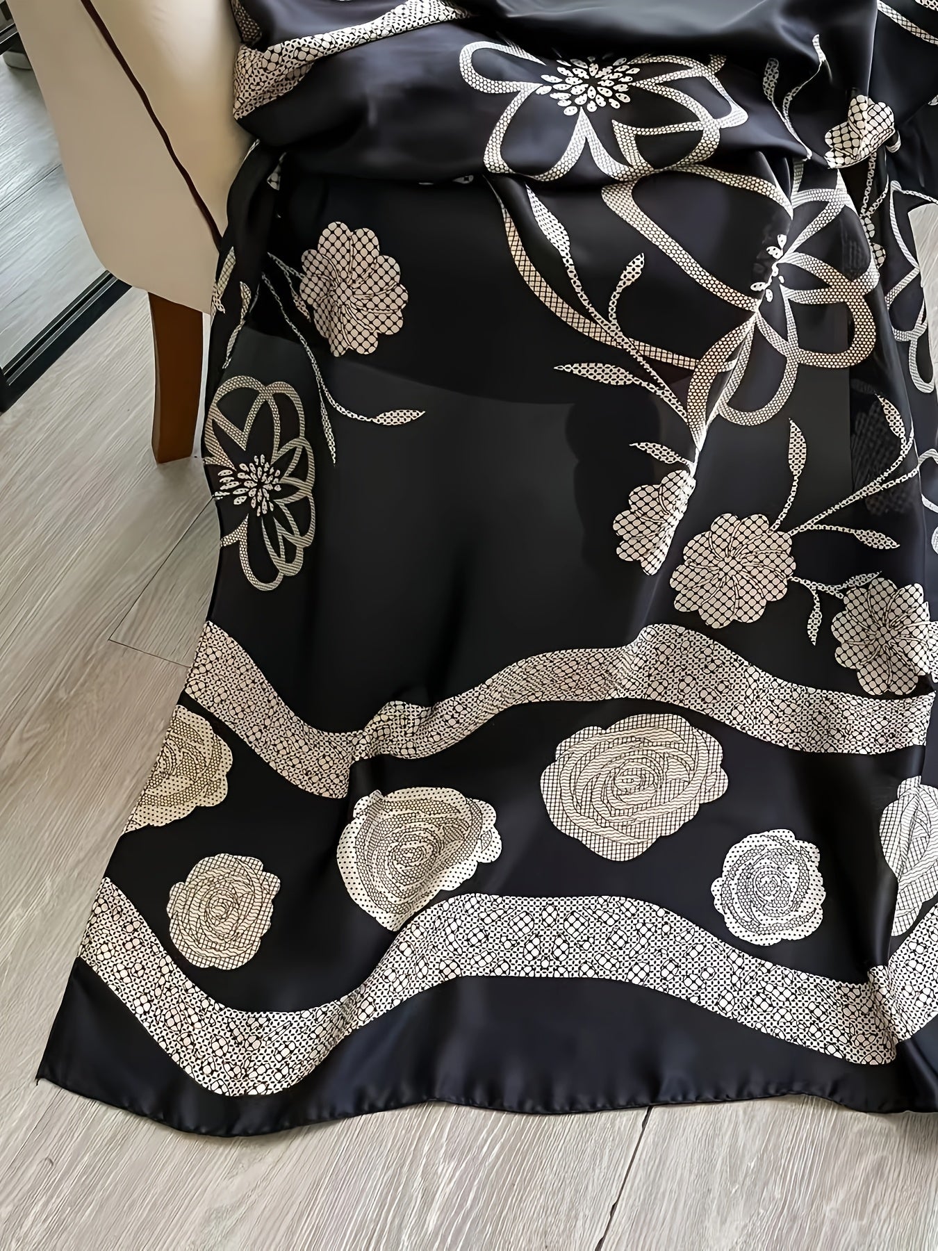 Vestido largo geométrico floral en negro y blanco para mujer, ajuste suelto, manga corta, para la playa