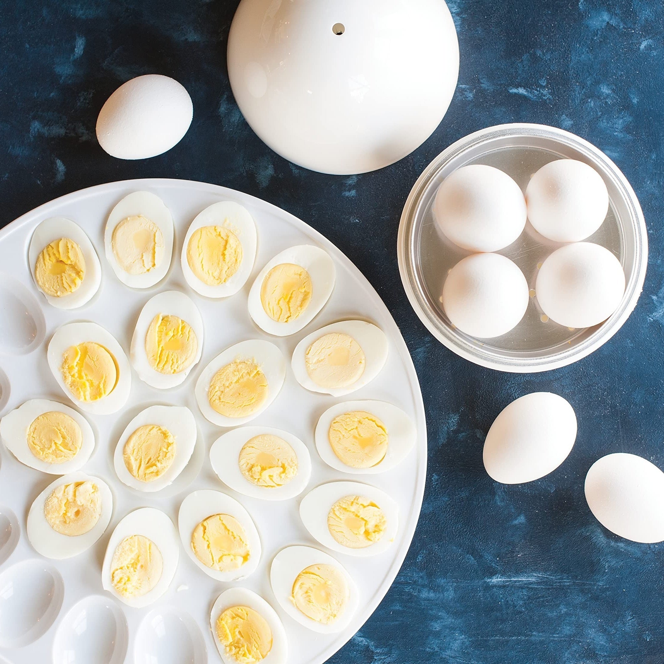 Portativ 4 tuxumli mikroto'lqinli pechda tuxum pishirish uchun yumshoqdan qattiqgacha bo'lgan tuxumlar uchun, idish-tovoq mos, oson foydalaniladigan, vaqtni tejovchi dizayn