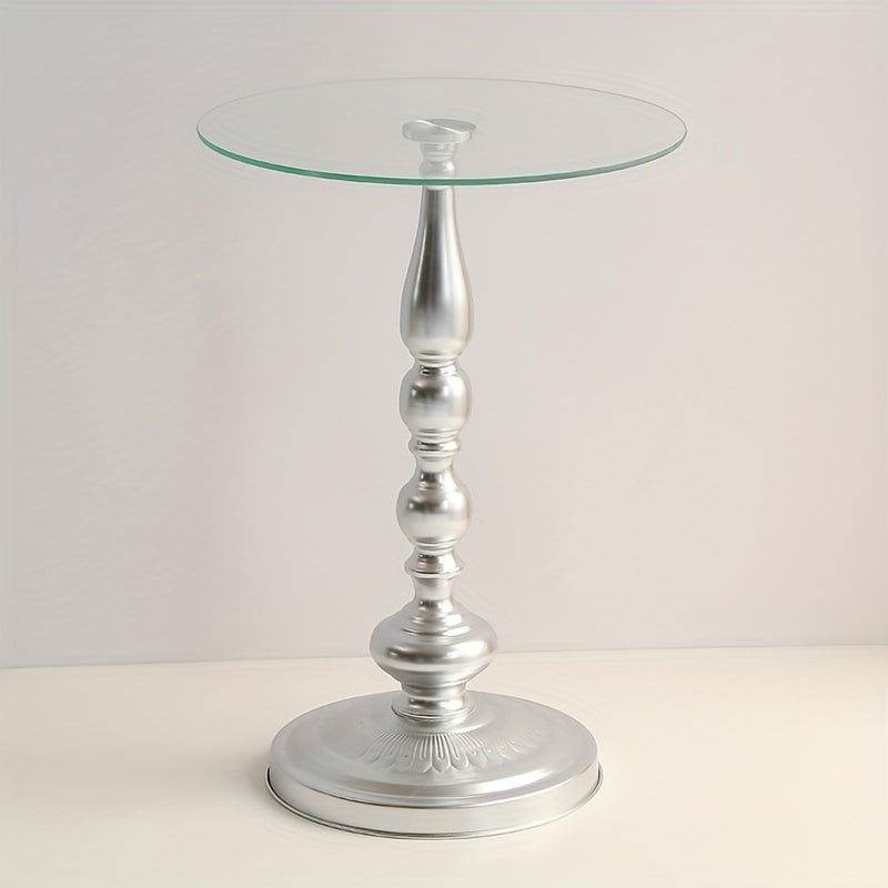 Skandinaviyalik Zamonaviy Minimalistik Burchak, Temir Qayta Ishlangan Ta'siri Bilan: Yotoqxona Qahva Stoli, Balkon To'plami, Kichik Dumaloq Stol, Divan va Temperli Shisha Mehmonxona Mebelini O'z Ichiga Oladi, Zamonaviy Uy Bezash Uchun.