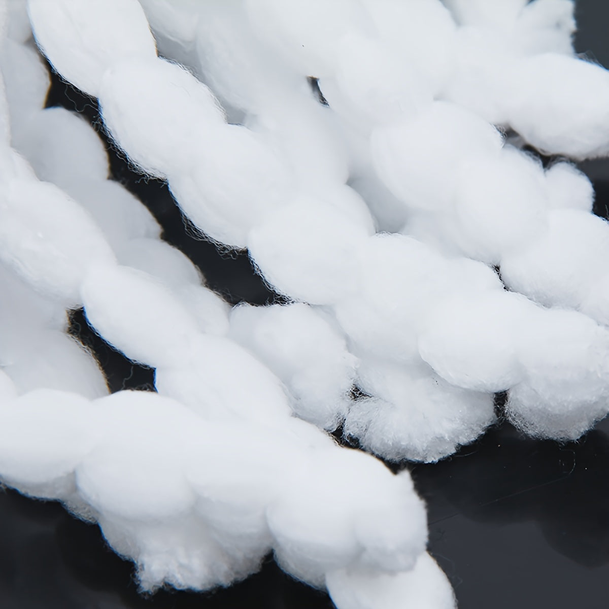 4 ta oq mopa boshliqlar, qizil va kumush tutqichi, uchburchak plitka va 30*40 sm o'lchamdagi 2 ta vakuum sumkasi.