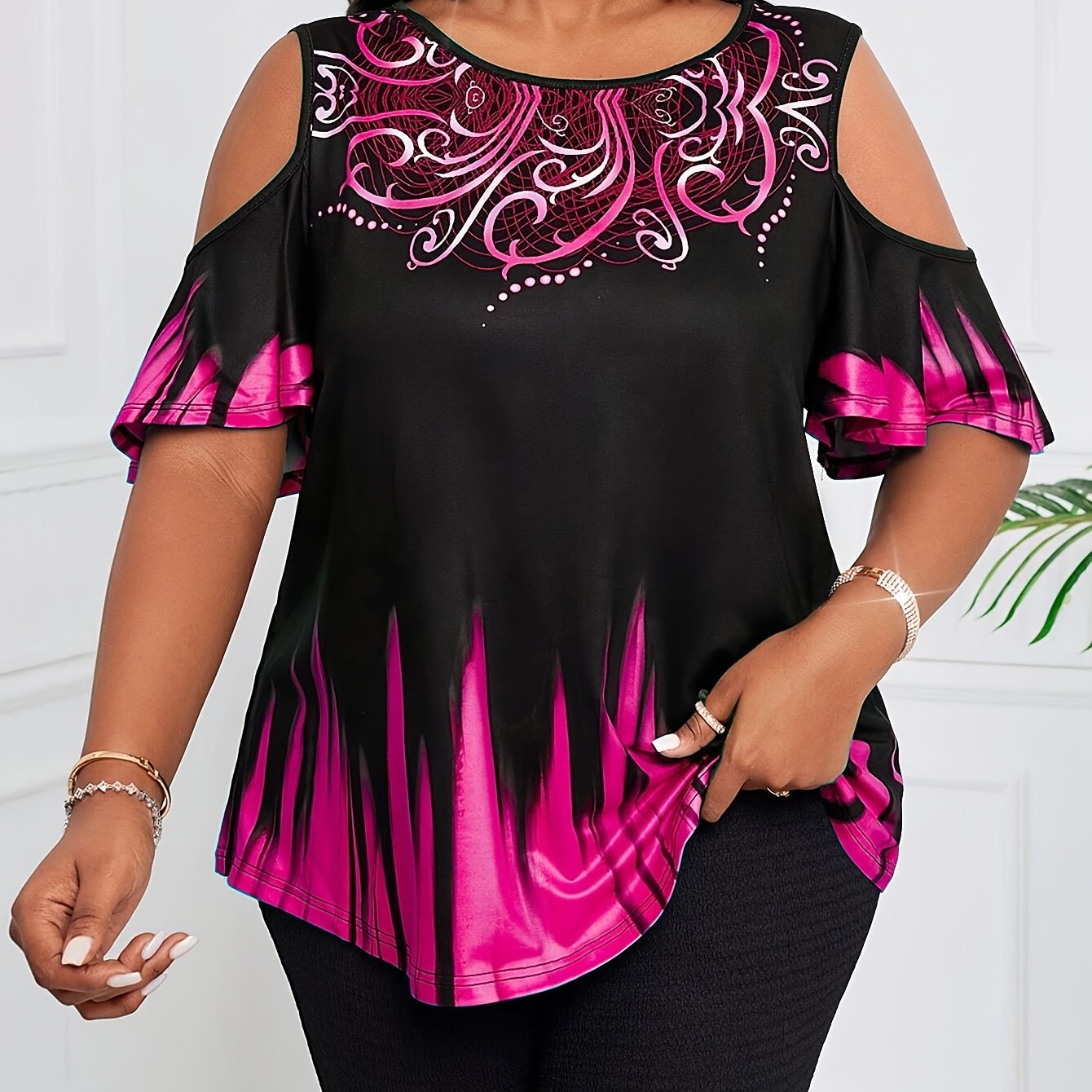 Plus Size Cold Shoulder T-Shirt for Women with Gradient Ombre Print and Paisley Details
