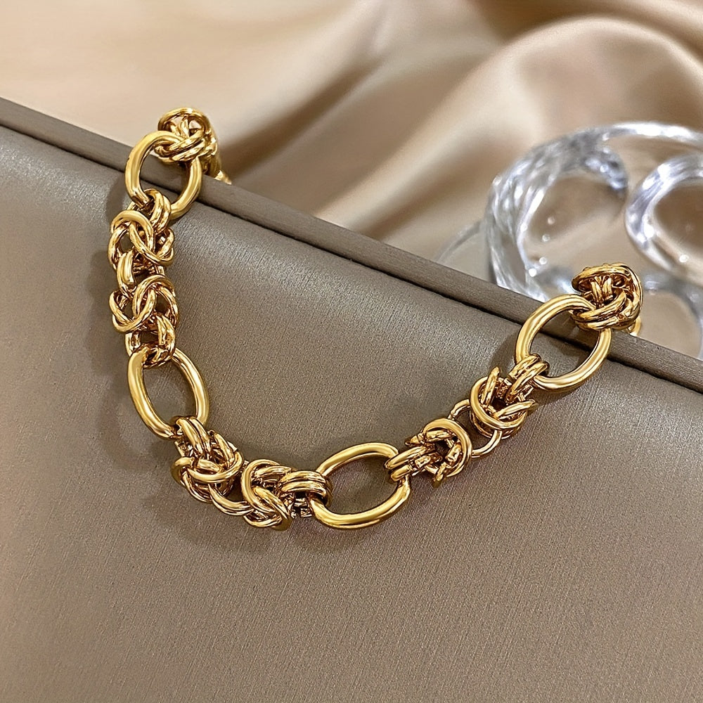 Zarif va ko'p qirrali, ushbu Noxush Po'latdan Yasalgan Ko'p Qavatli Bilaguzuk tasodifiy va jozibali uslublar uchun mukammal aksessuar. Ushbu zamonaviy buyum bilan ta'til kiyimlaringizga noziklik qo'shing.