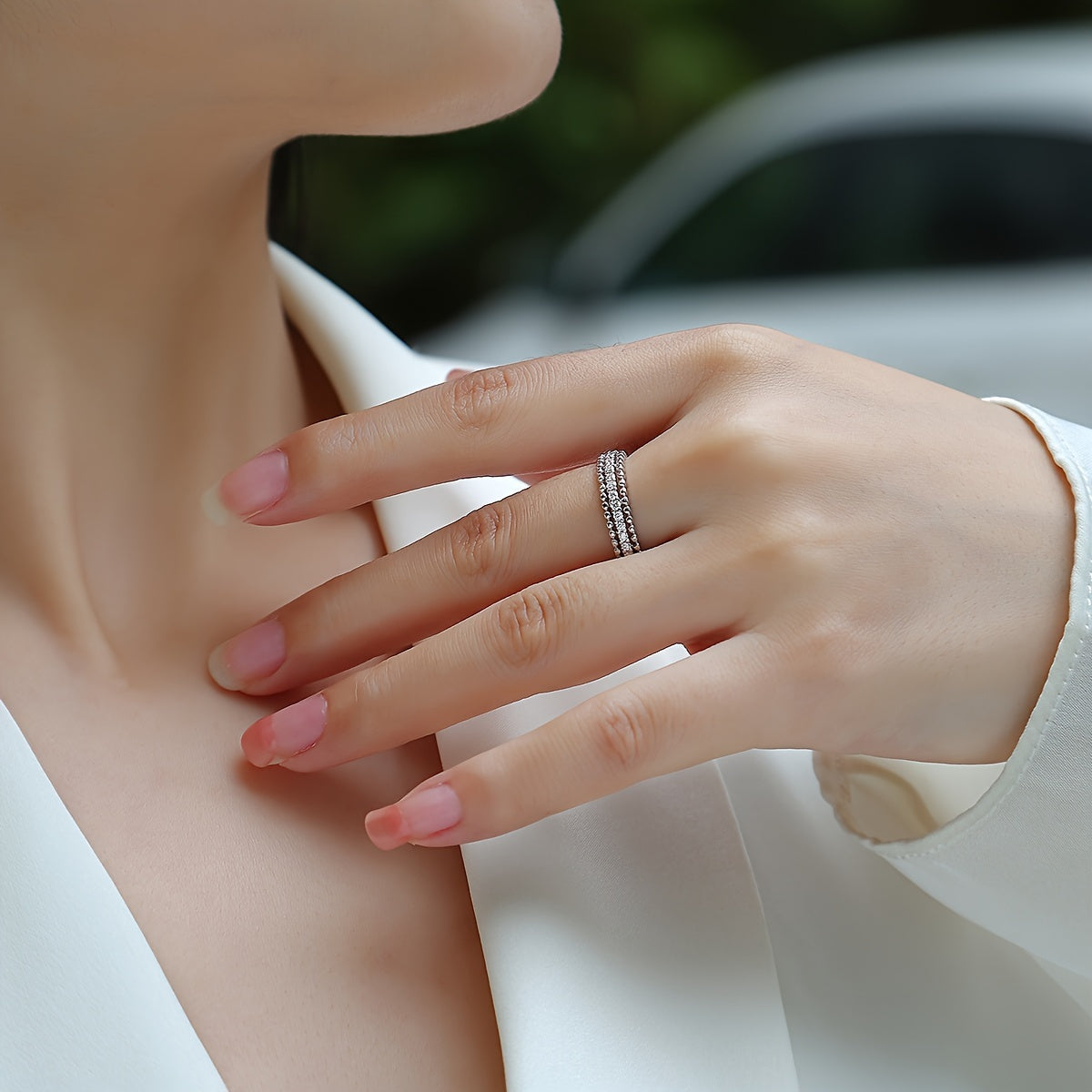 925 Sterling Silver-dan tayyorlangan ajoyib Moissanite halqa, ayollar uchun mukammal sovg'a, nafis sovg'a qutisi bilan birga keladi.